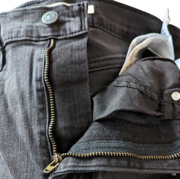 NWOT...LEVIS..MILE HIGH SUPER SKINNY STUDDED WOMEN'S JEANS... Size 26 - Picture 9 of 11